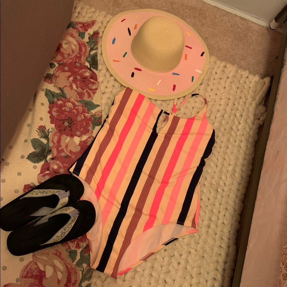 Target Keyhole One Piece - Picture 1 of 3